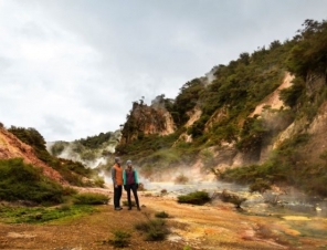 couple waimangu valley